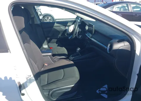 2021 Kia Forte Lxs из США, поврежденный, VIN 3KPF24AD1ME332491